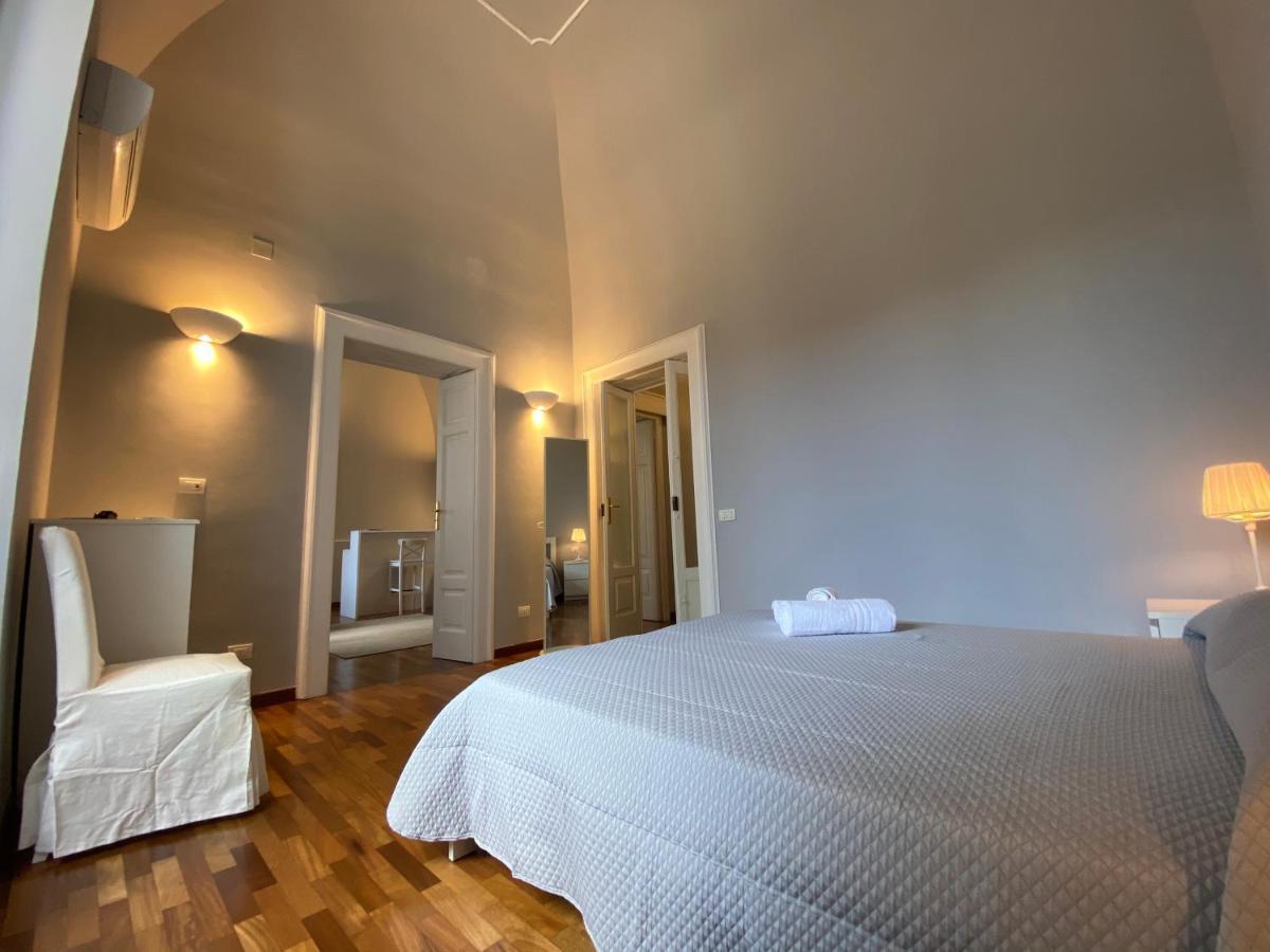 Suite 261 - Intero Appartamento Nel Centro Di Барі Екстер'єр фото